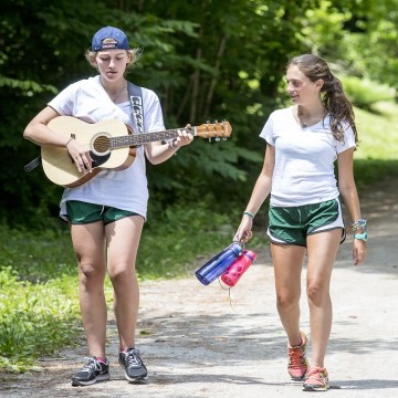 advantages of sending your daughter to summer camp
